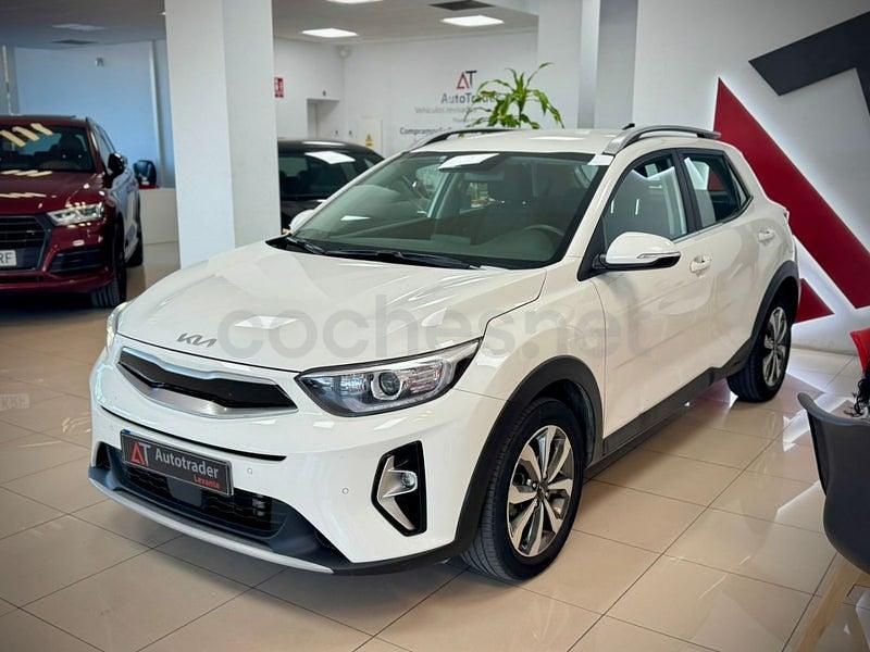 Usado Kia Stonic 100 CV (73 kW) 2022 Blanco SUV
