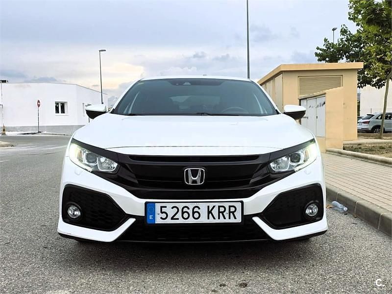 Usado Honda Civic Elegance 129 CV (94 kW) 2018 Blanco Berlina