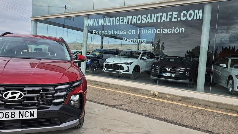 Usado Hyundai Tucson 160 CV (117 kW) 2025 Rojo SUV