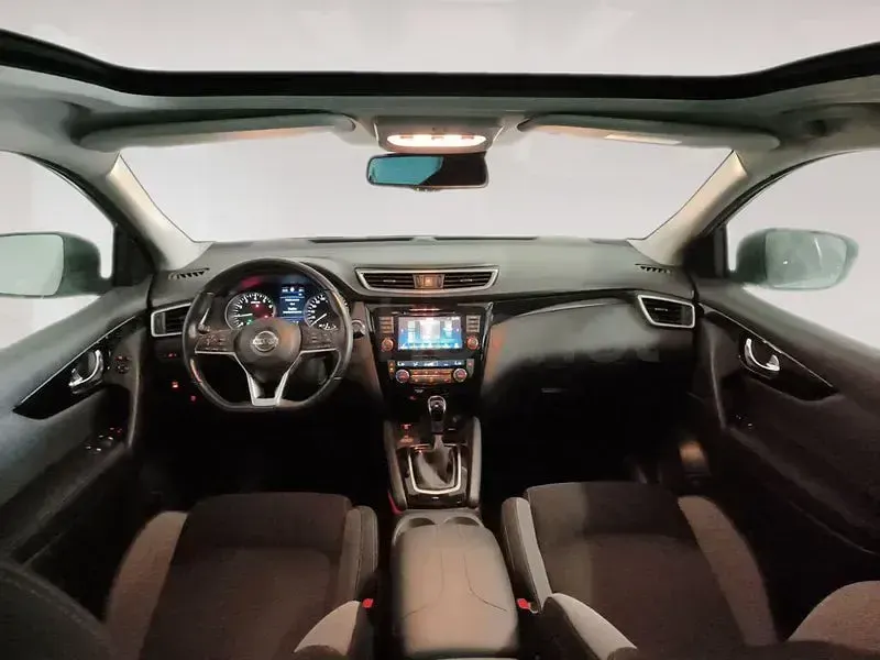 Usado Nissan Qashqai Acenta 158 CV (116 kW) 2021 Gris / plata SUV