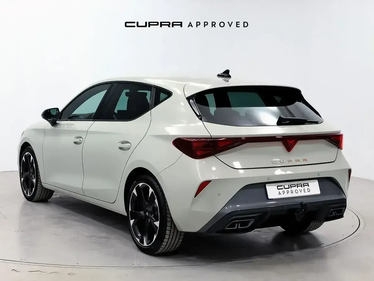 Usado Cupra Leon 150 CV (110 kW) 2025 Gris Berlina