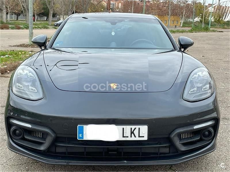 Usado Porsche Panamera 4S Executive 560 CV (411 kW) 2020 Gris / plata Berlina