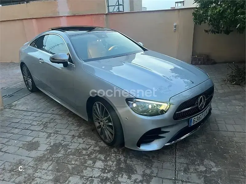 Usado Mercedes E220 194 CV (142 kW) 2021 Blanco Coupe