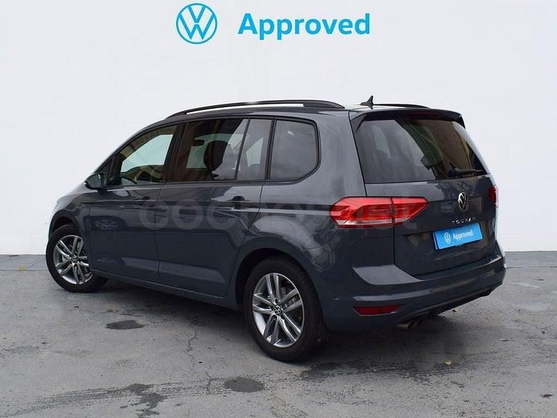 Usado VW Touran 150 CV (110 kW) 2025 Gris / plata Monovolumen