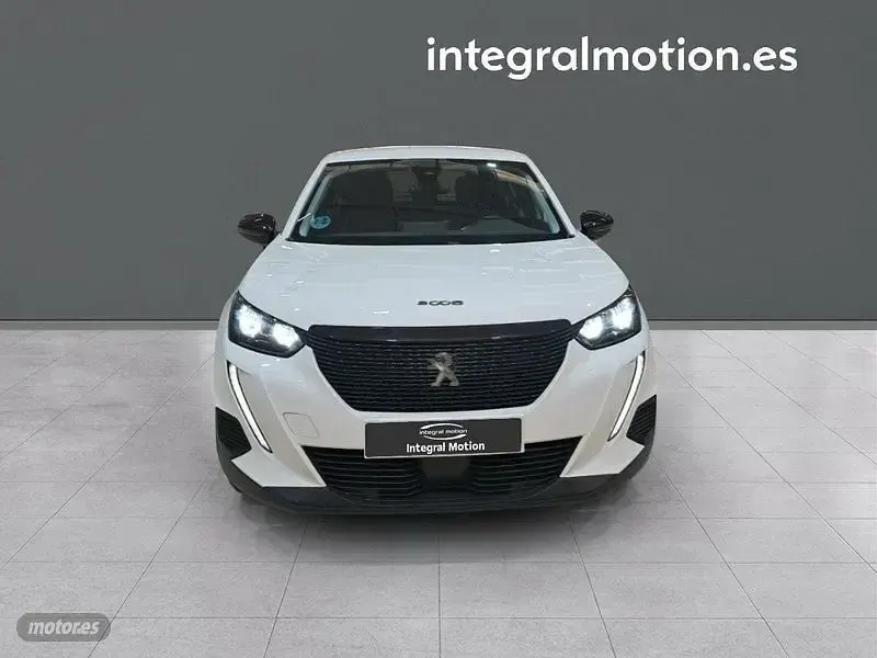Usado Peugeot 2008 Active 110 CV (80 kW) 2022 Blanco SUV
