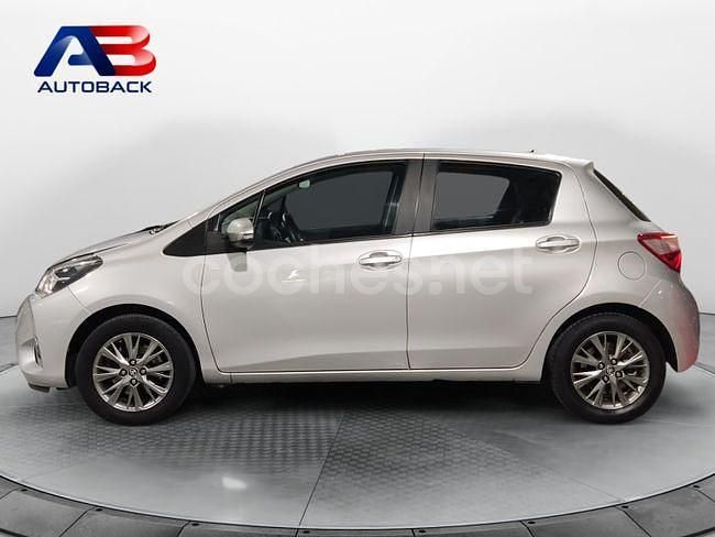 Usado Toyota Yaris Active 111 CV (81 kW) 2018 Gris / plata Berlina