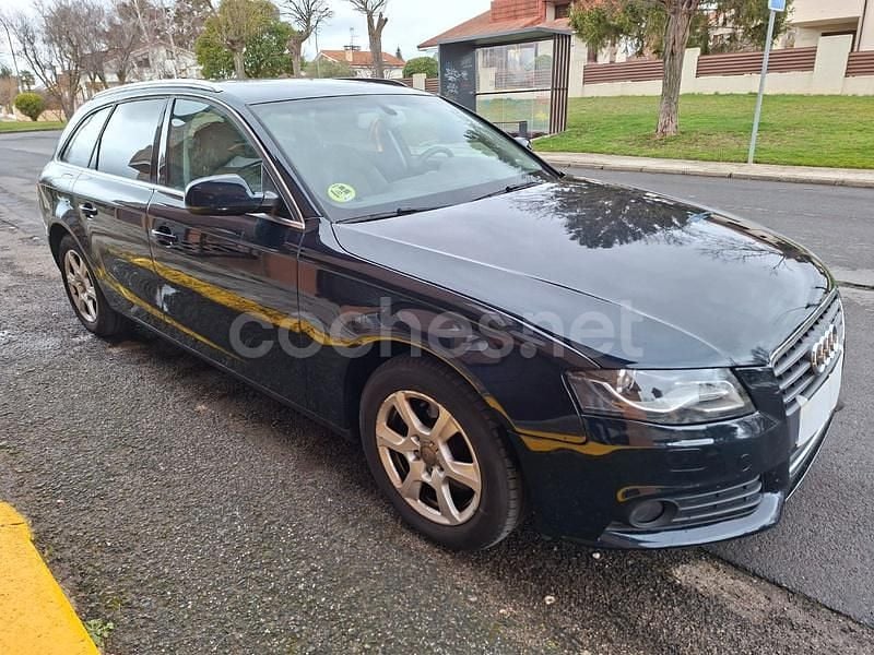 Usado Audi A4 143 CV (105 kW) 2010 Azul Familiar