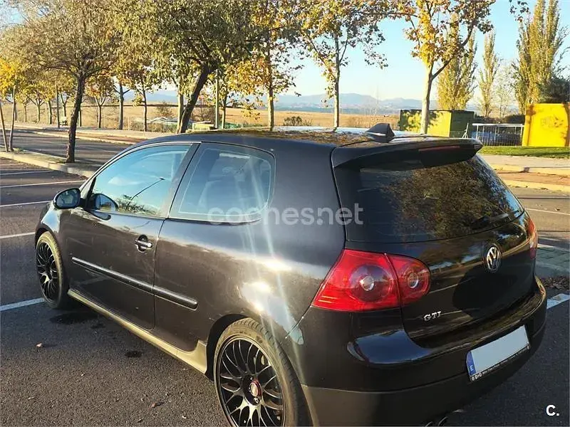 Usado VW Golf V GTI 200 CV (147 kW) 2007 Negro Berlina