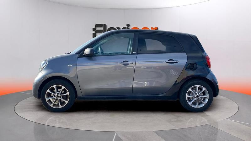 Usado Smart ForFour 90 CV (66 kW) 2018 Negro Utilitario