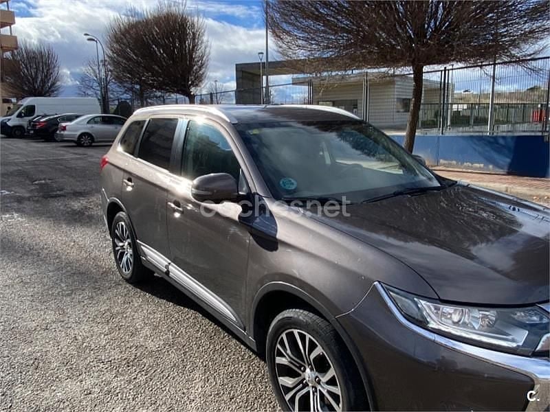 Usado Mitsubishi Outlander Motion 150 CV (110 kW) 2016 Beige SUV