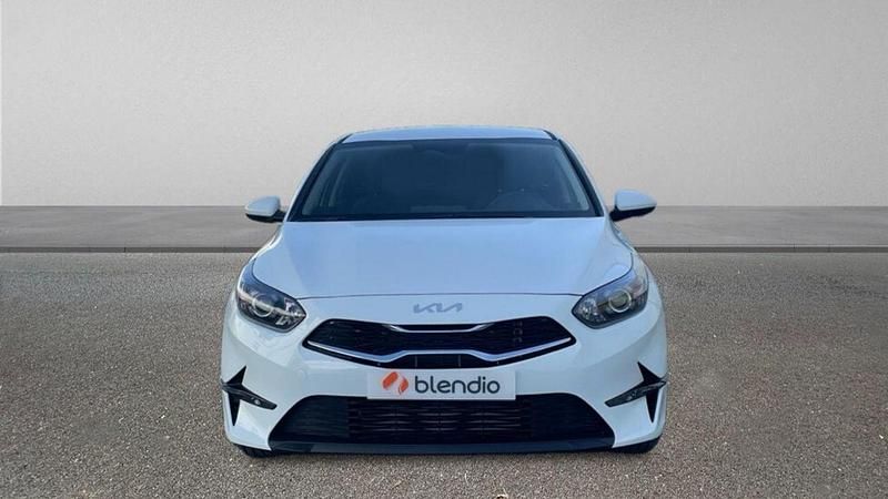 Usado Kia Ceed 100 CV (73 kW) 2025 Blanco Utilitario