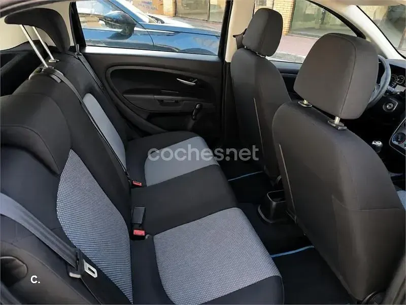 Usado Fiat Punto Evo Dynamic 75 CV (55 kW) 2010 Azul Utilitario