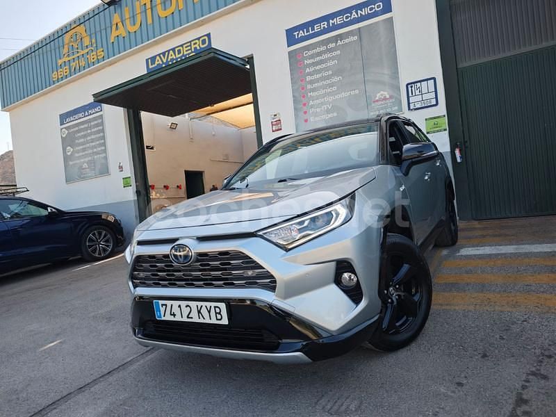 Gris / plata Usado 2019 Toyota RAV4 Hybrid Luxury SUV | 29.500 € (Un poco caro) - Imagen 1/4