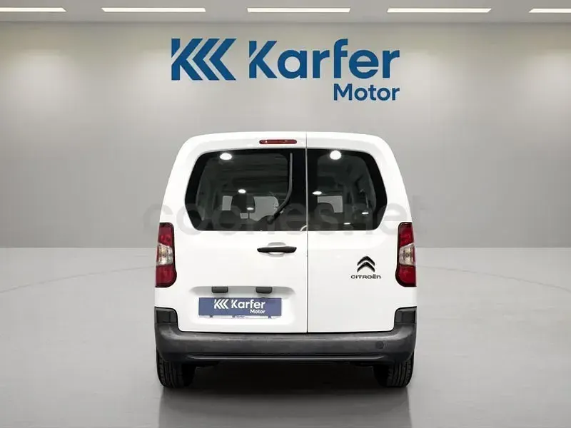 Usado Citroën Berlingo Feel 102 CV (75 kW) 2020 Blanco Monovolumen