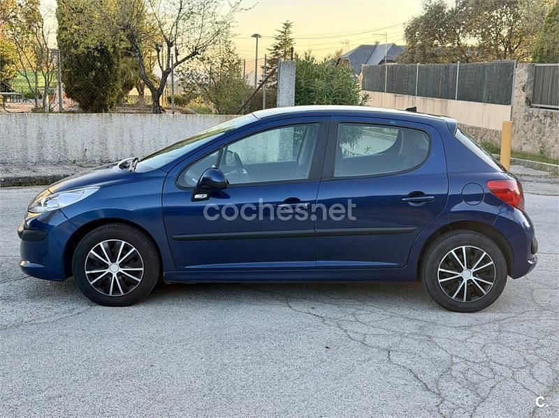 Usado Peugeot 207 75 CV (55 kW) 2008 Azul Berlina