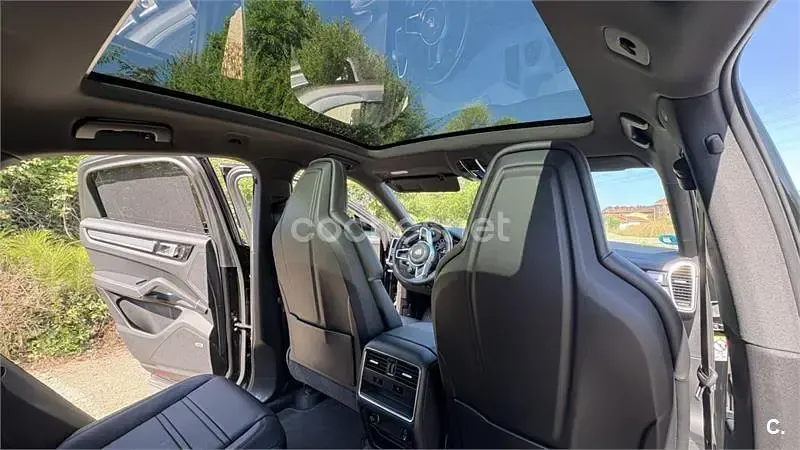 Usado Porsche Cayenne Platinum Edition 462 CV (339 kW) 2023 Negro SUV
