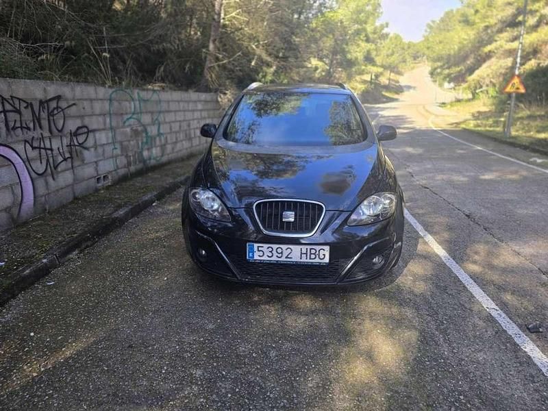 Używany Seat Altea XL Reference 105 KM (77 kW) 2011 Czarny Minivan