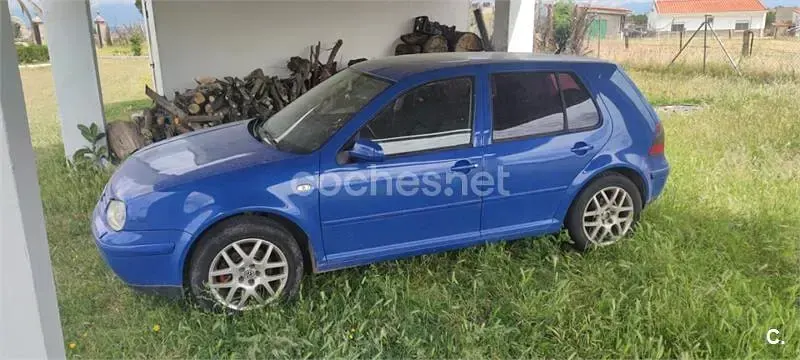 Usado VW Golf IV 110 CV (80 kW) 2003 Azul Berlina