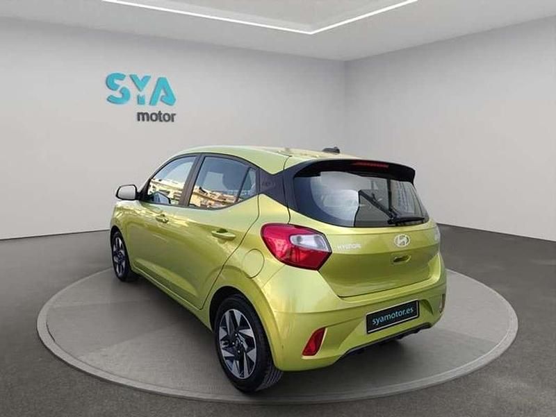 Usado Hyundai i10 67 CV (49 kW) 2024 Verde Utilitario