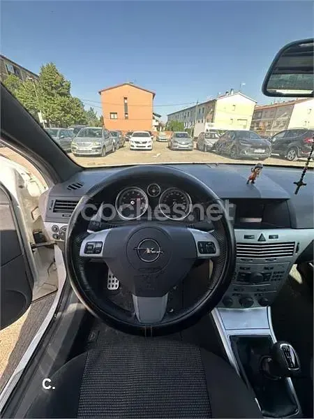 Usado Opel Astra Enjoy 115 CV (84 kW) 2008 Blanco Berlina
