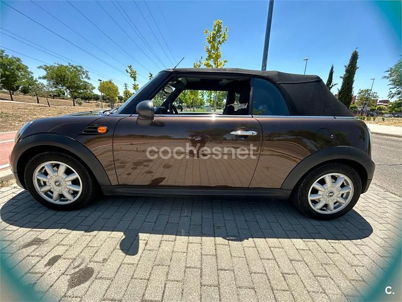 Usado Mini One Cabriolet 90 CV (66 kW) 2010 Marrón Descapotable