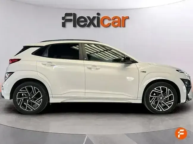 Usado Hyundai Kona N Line 120 CV (88 kW) 2023 Blanco SUV