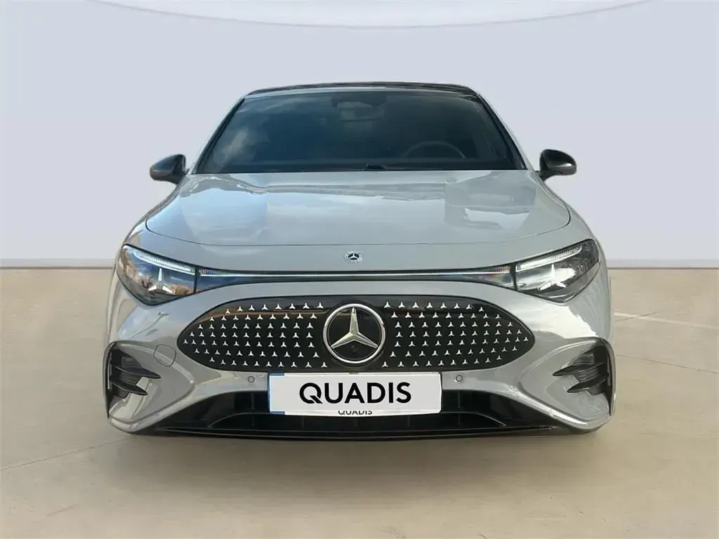 Usado Mercedes CLA 250+ 200 kW (272 CV) 2026 Manufaktur gris alpino Berlina