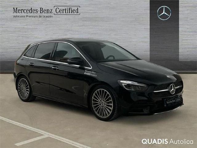Usado Mercedes B180 116 CV (85 kW) 2024 Negro noche Monovolumen