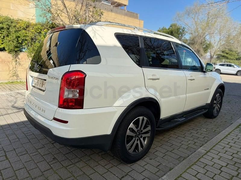 Usado SsangYong Rexton Limited 155 CV (114 kW) 2014 Blanco SUV