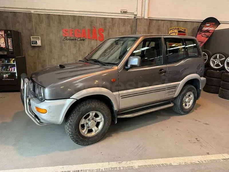 Usado Nissan Terrano SE 125 HP (91 kW) 1997 Cinzento SUV
