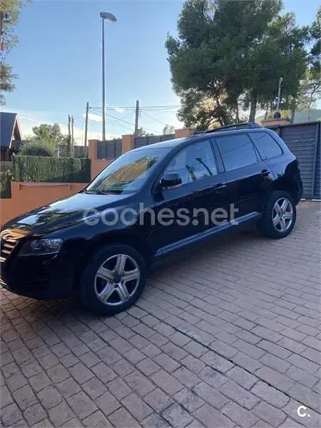 Usado VW Touareg 225 CV (165 kW) 2006 Negro SUV