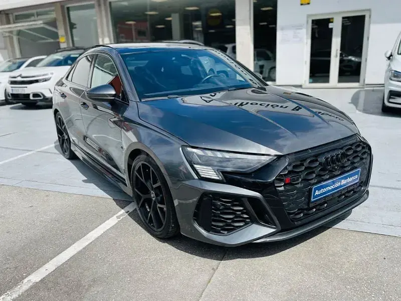 Usado Audi RS3 400 CV (294 kW) 2022 Gris / plata Berlina