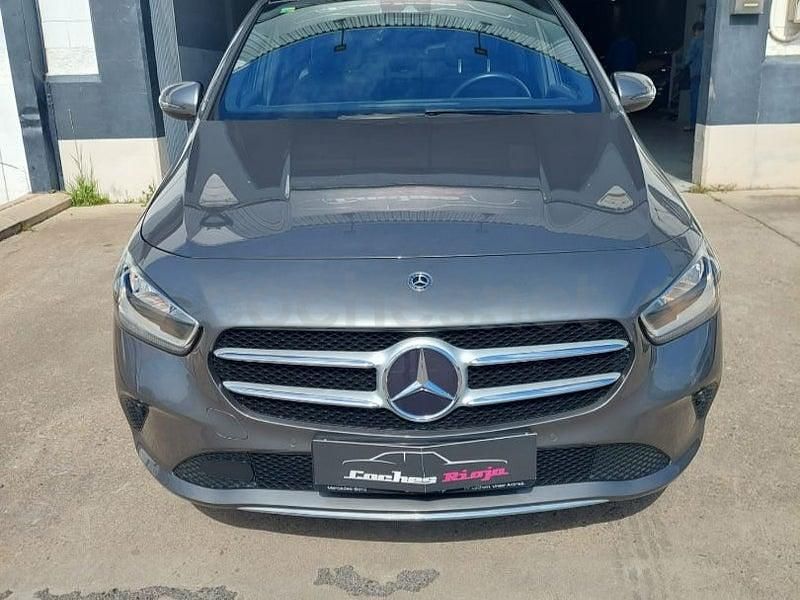 Usado Mercedes B180 122 CV (89 kW) 2019 Beige Monovolumen