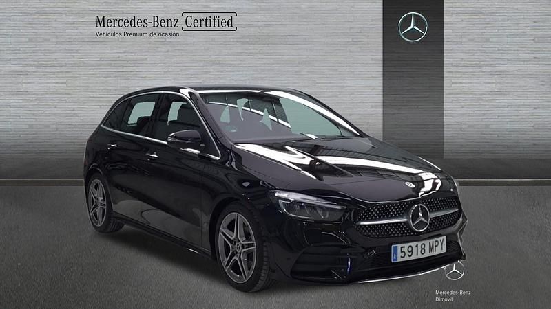 Usado Mercedes B180 AMG line 116 CV (85 kW) 2024 Gris Monovolumen