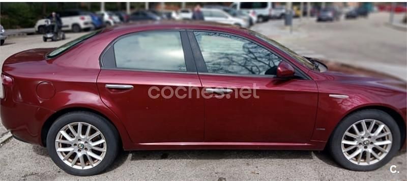 Rojo Usado 2006 Alfa Romeo 159 Berlina | 5990 € (Caro) - Imagen 1/4