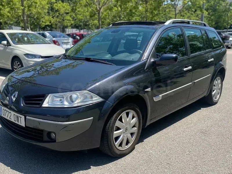 Usado Renault Mégane GrandTour Dynamique 105 CV (77 kW) 2006 Negro Familiar