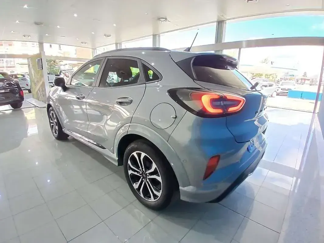 Usado Ford Puma ST-Line 125 CV (91 kW) 2023 Plateado SUV