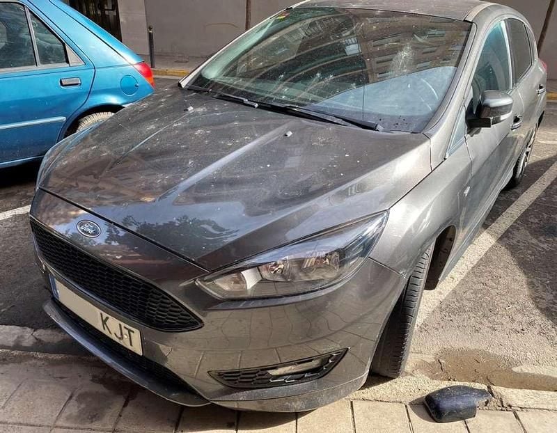 Gris Usado 2018 Ford Focus ST-Line Utilitario | 5500 € (Super precio) - Imagen 1/4