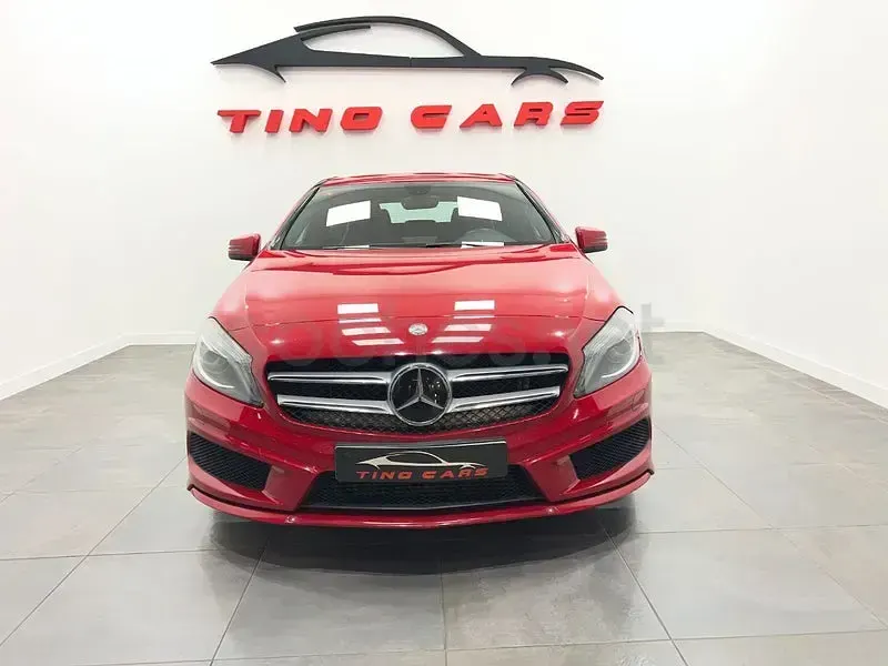 Usado Mercedes A250 AMG line 211 CV (155 kW) 2014 Rojo Utilitario