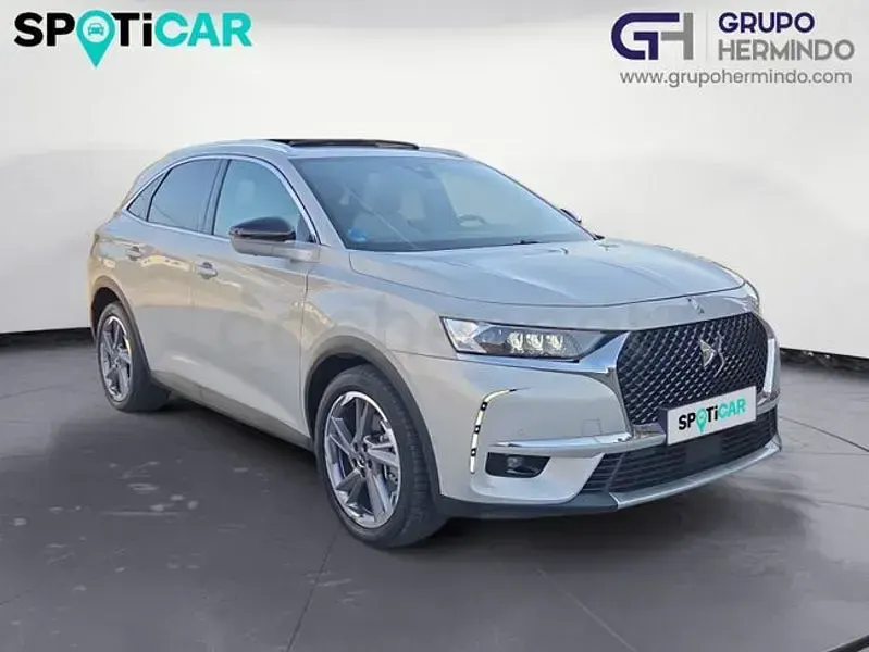 Usado DS Automobiles DS7 Crossback So Chic 300 CV (220 kW) 2021 Gris / plata SUV