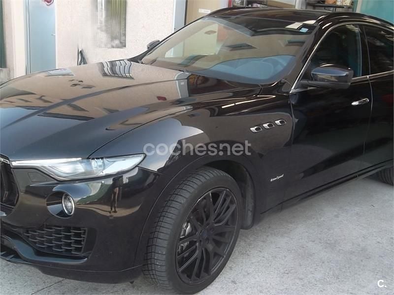 Negro Usado 2018 Maserati Levante SUV | 44.300 € (Precio justo) - Imagen 1/4