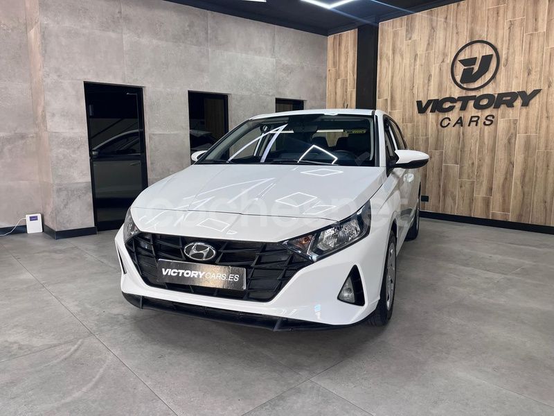 Blanco Usado 2021 Hyundai i20 Berlina | 11.995 € (Precio justo) - Imagen 1/4