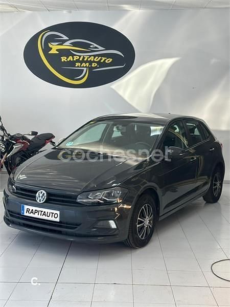 Gris / plata Usado 2018 VW Polo Edition Berlina | 10.500 € (Buen precio) - Imagen 1/4