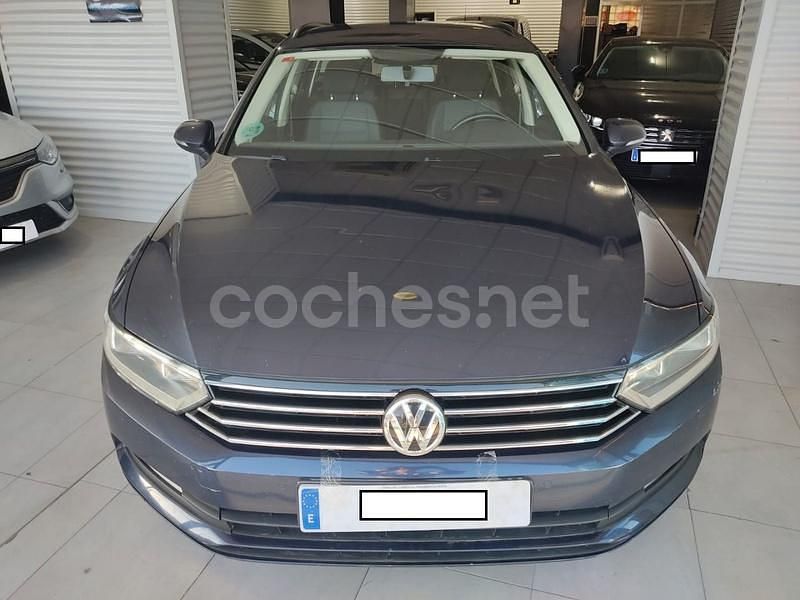 Usado VW Passat Advance 120 CV (88 kW) 2016 Azul Familiar
