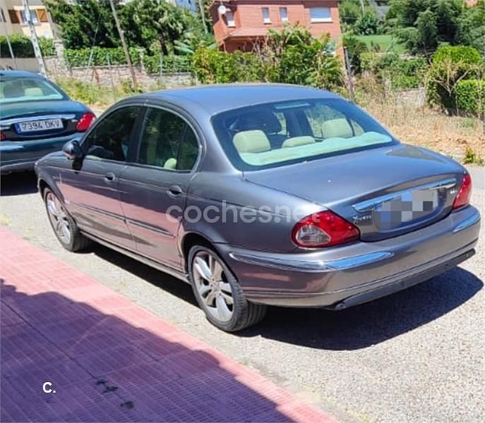 Usado Jaguar X-type Executive 155 CV (114 kW) 2007 Gris / plata Berlina