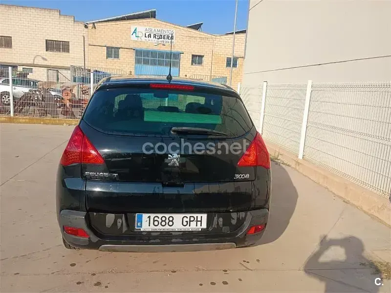 Usado Peugeot 3008 Sport 110 CV (80 kW) 2009 Negro Familiar