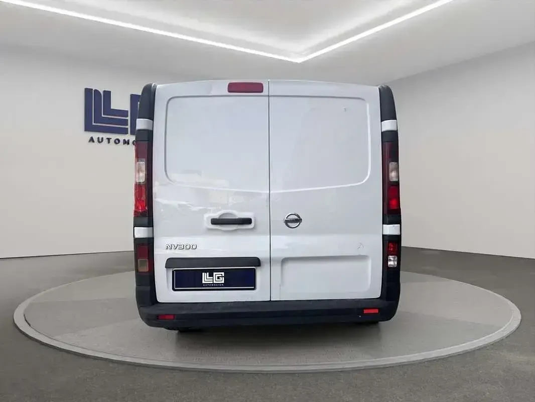 Usado Nissan NV300 120 CV (88 kW) 2022 Blanco Van
