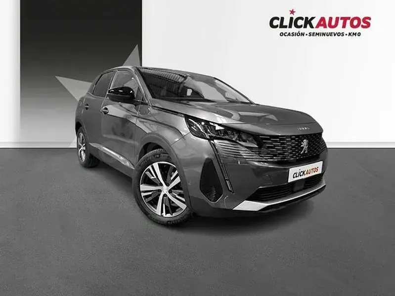 Usado Peugeot 3008 Allure 130 CV (95 kW) 2022 Gris / plata SUV