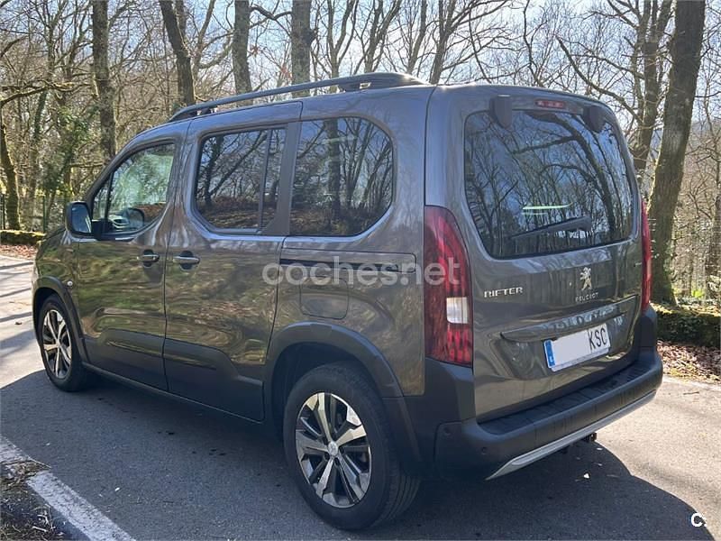 Usado Peugeot Rifter GT-line 130 CV (95 kW) 2018 Gris / plata Monovolumen