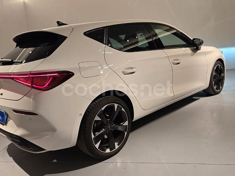 Usado Cupra Leon 150 CV (110 kW) 2023 Blanco Berlina